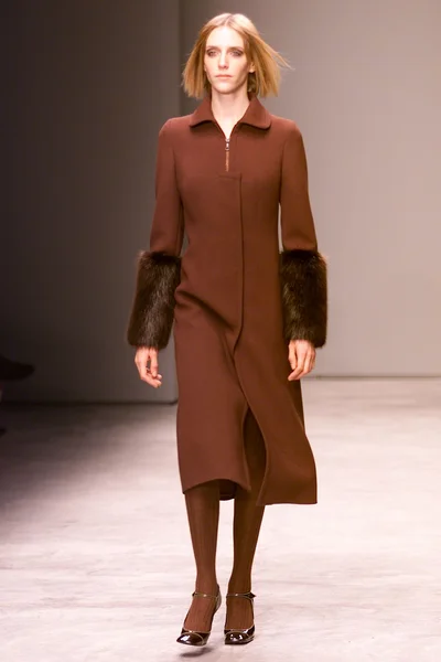 Look 15